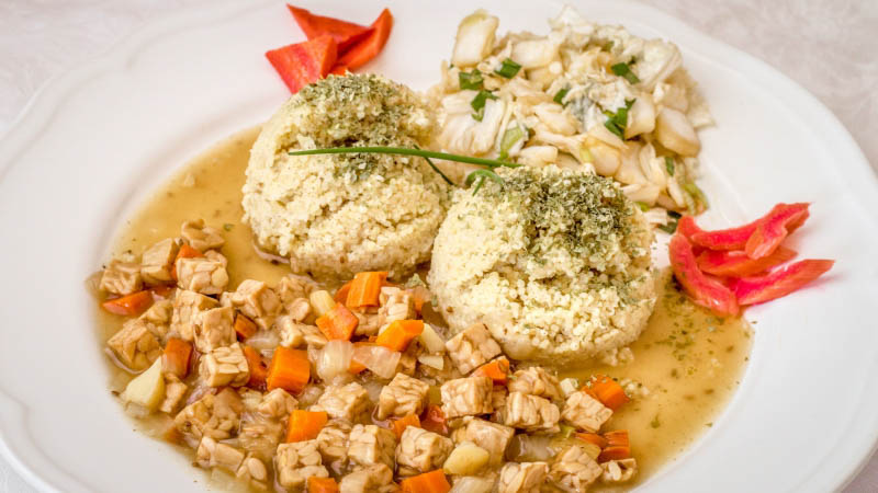 Km&iacute;nov&aacute; om&aacute;čka s tempehem