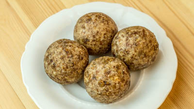 Ořechovo ovocn&eacute; kuličky