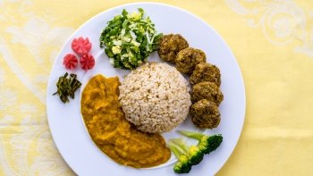 Čočkov&eacute; karban&aacute;tky s d&yacute;ňovou om&aacute;čkou