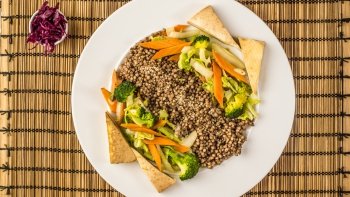 Pohanka s b&iacute;l&yacute;m tofu