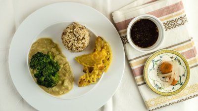 Cizrnov&aacute; om&aacute;čka s d&yacute;ňovou tempurou