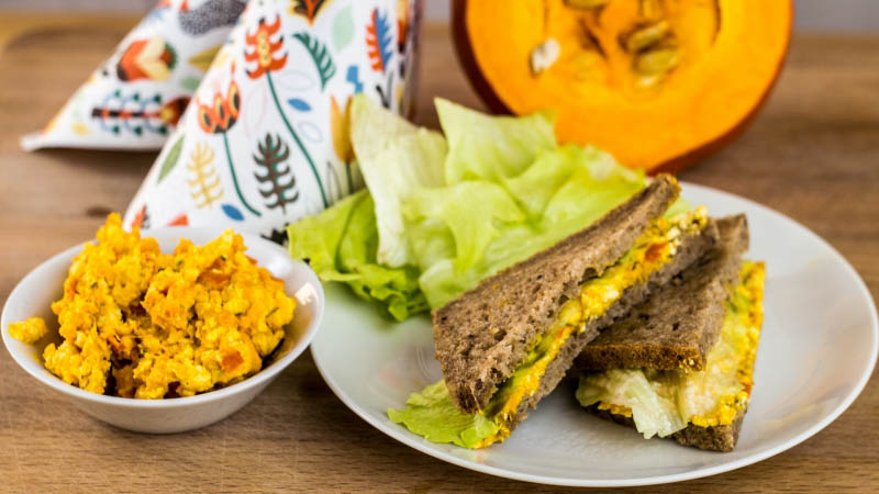 Sendvič s tofu pomaz&aacute;nkou