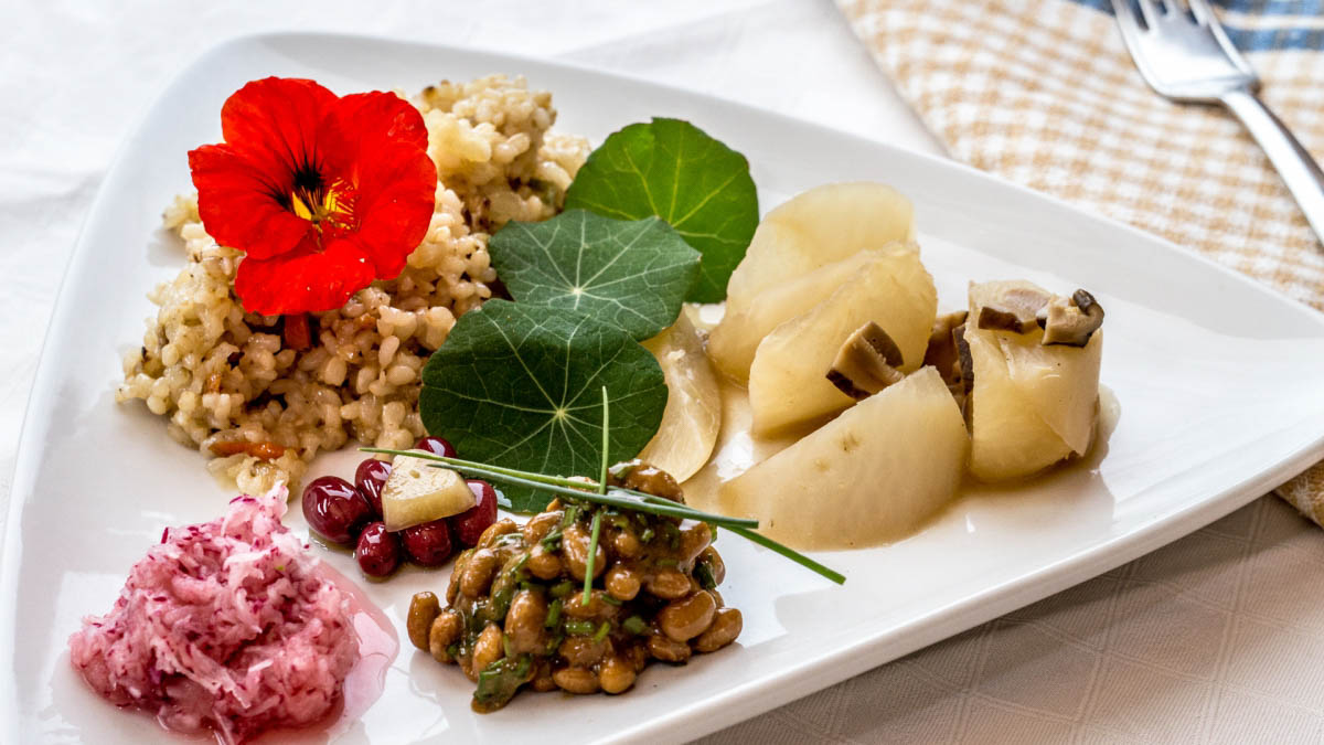 Natto s r&yacute;ž&iacute; a daikonem