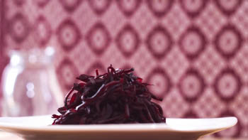 Kimpira z červen&eacute; řepy