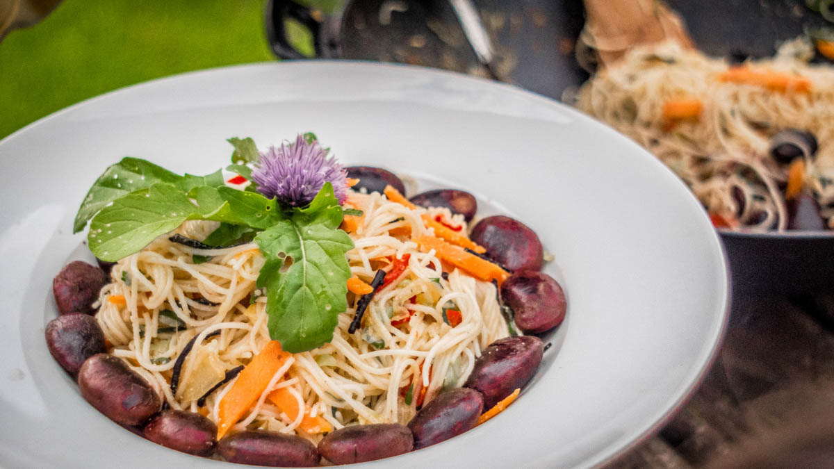 Smažen&eacute; nudle ve woku