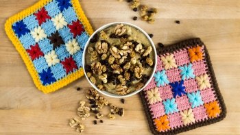 Ka&scaron;e s ořechy a ovocem